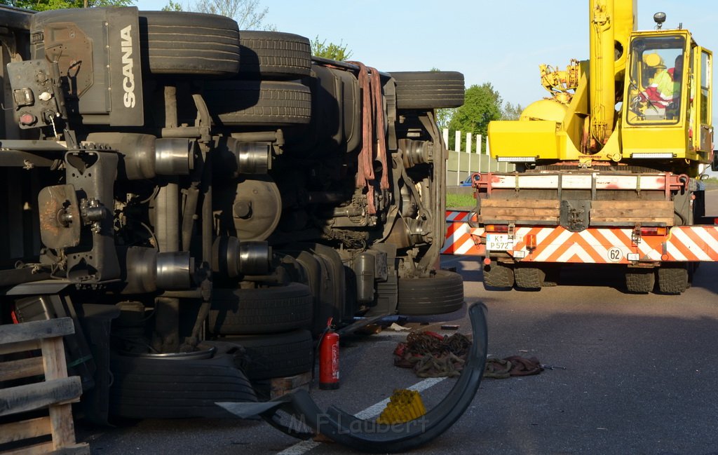 VU LKW umgestuerzt A 3 Rich Oberhausen Hoehe AS Koeln Koenigsforst P147.JPG - Miklos Laubert